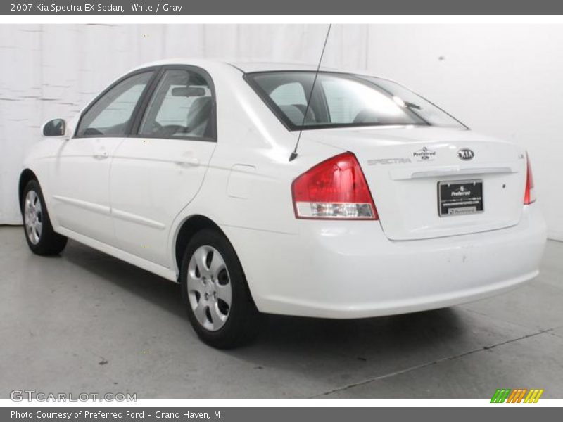 White / Gray 2007 Kia Spectra EX Sedan