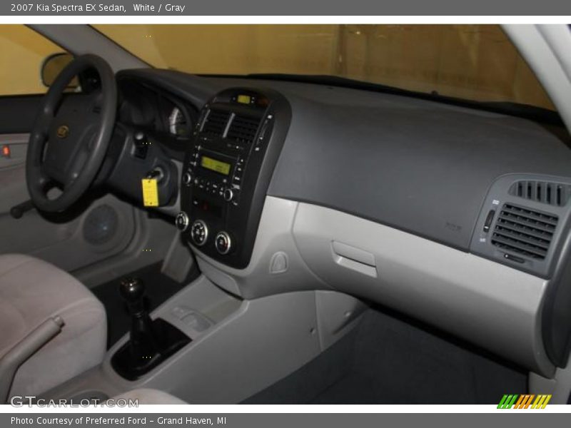 White / Gray 2007 Kia Spectra EX Sedan