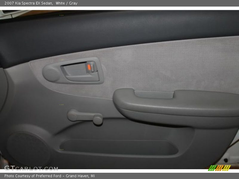 White / Gray 2007 Kia Spectra EX Sedan