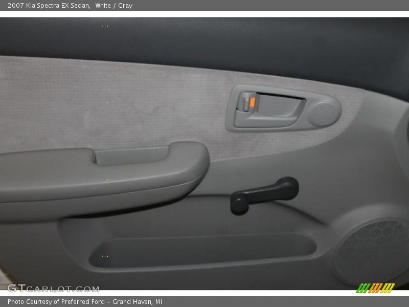 White / Gray 2007 Kia Spectra EX Sedan
