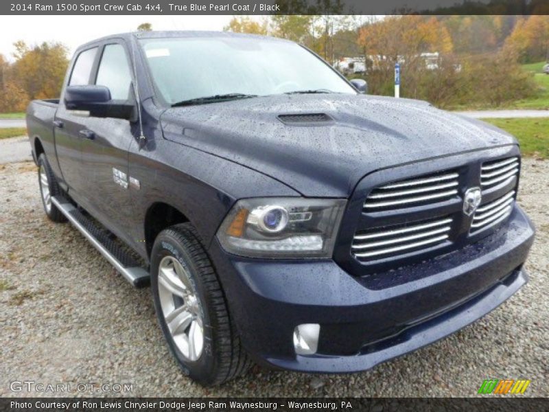 Front 3/4 View of 2014 1500 Sport Crew Cab 4x4