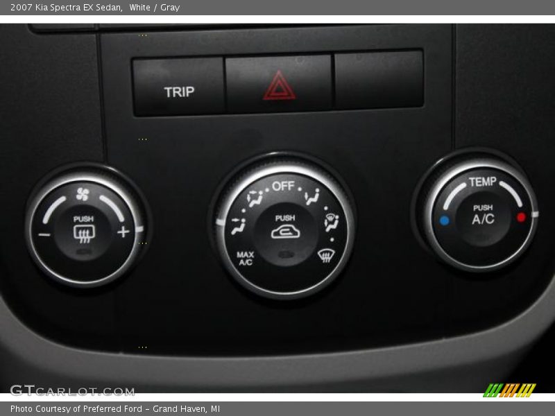 White / Gray 2007 Kia Spectra EX Sedan