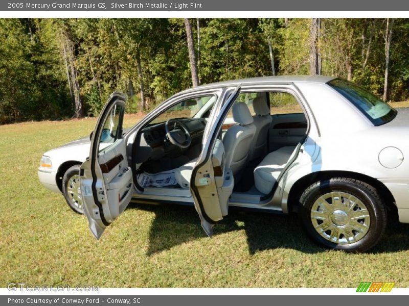 Silver Birch Metallic / Light Flint 2005 Mercury Grand Marquis GS