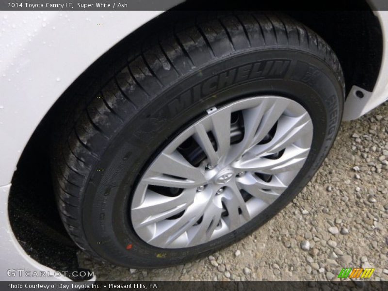 Super White / Ash 2014 Toyota Camry LE