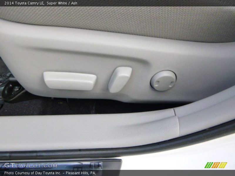Super White / Ash 2014 Toyota Camry LE