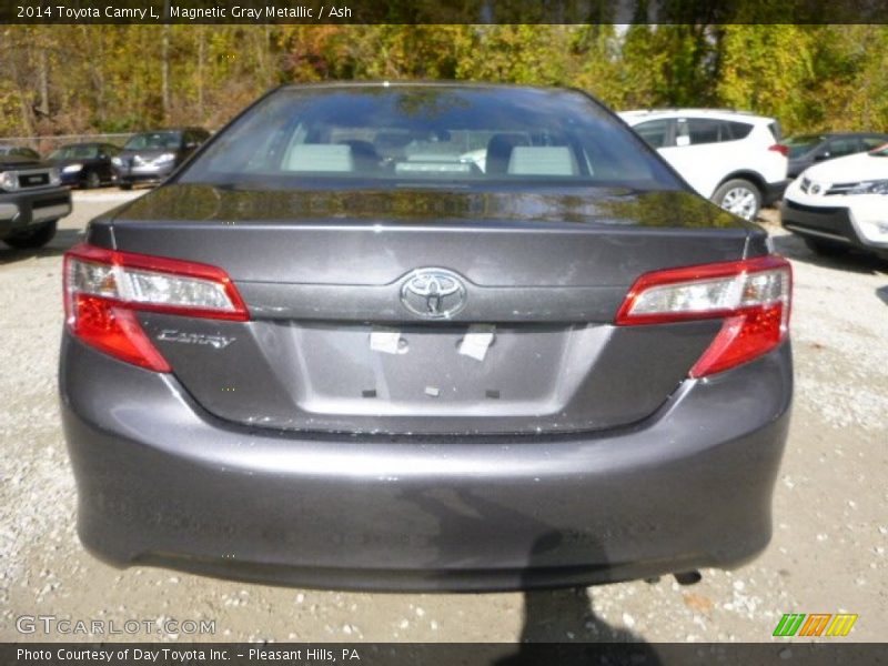 Magnetic Gray Metallic / Ash 2014 Toyota Camry L