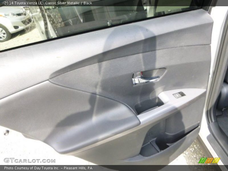 Classic Silver Metallic / Black 2014 Toyota Venza LE