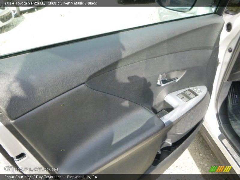Classic Silver Metallic / Black 2014 Toyota Venza LE