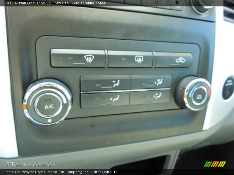 Glacier White / Steel 2013 Nissan Frontier SV V6 Crew Cab