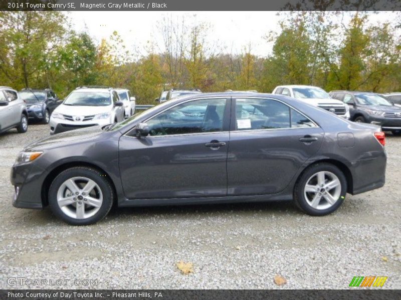 Magnetic Gray Metallic / Black 2014 Toyota Camry SE