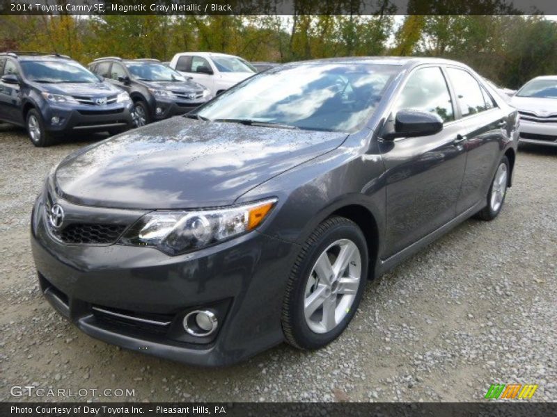 Magnetic Gray Metallic / Black 2014 Toyota Camry SE