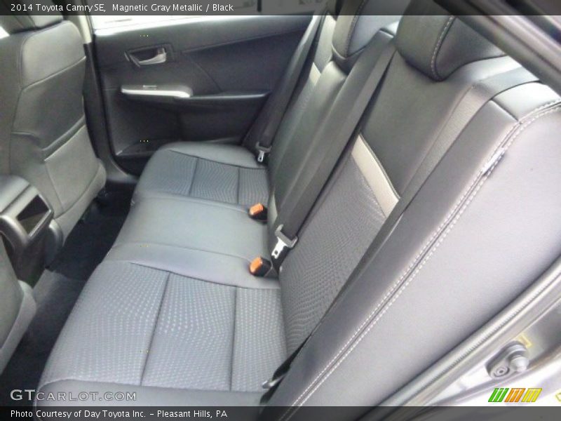 Magnetic Gray Metallic / Black 2014 Toyota Camry SE