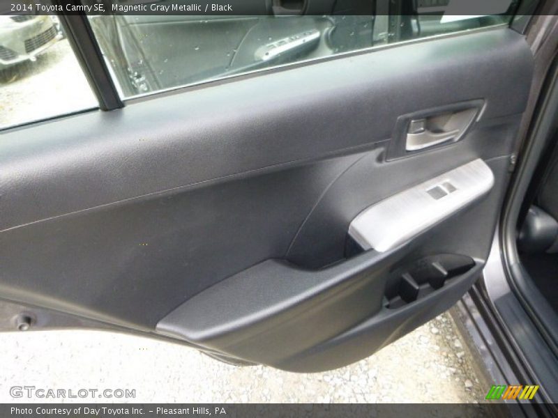 Magnetic Gray Metallic / Black 2014 Toyota Camry SE