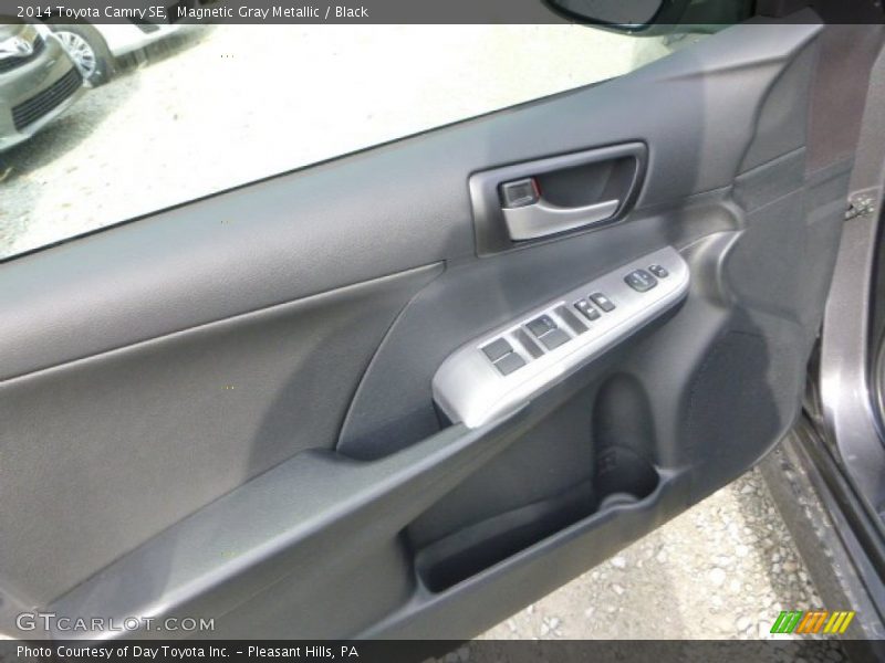 Magnetic Gray Metallic / Black 2014 Toyota Camry SE