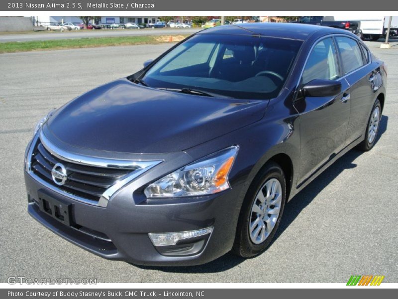 Front 3/4 View of 2013 Altima 2.5 S