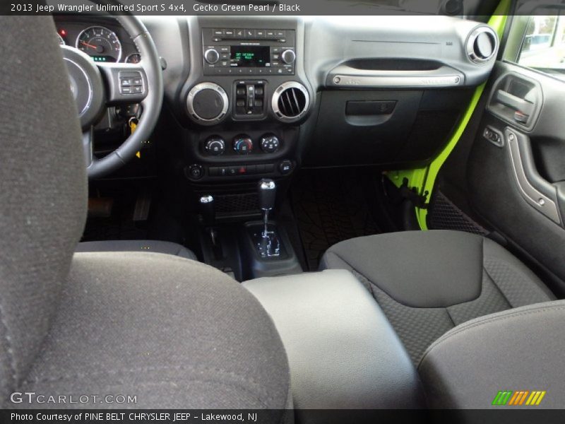 Gecko Green Pearl / Black 2013 Jeep Wrangler Unlimited Sport S 4x4