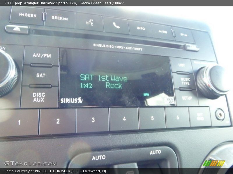 Gecko Green Pearl / Black 2013 Jeep Wrangler Unlimited Sport S 4x4