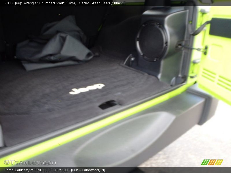 Gecko Green Pearl / Black 2013 Jeep Wrangler Unlimited Sport S 4x4