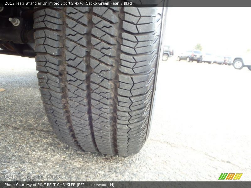 Gecko Green Pearl / Black 2013 Jeep Wrangler Unlimited Sport S 4x4