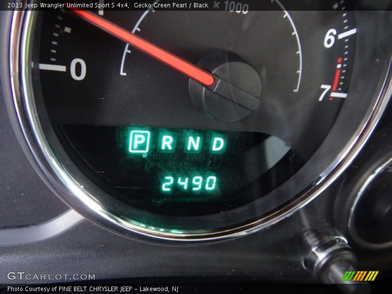 Gecko Green Pearl / Black 2013 Jeep Wrangler Unlimited Sport S 4x4