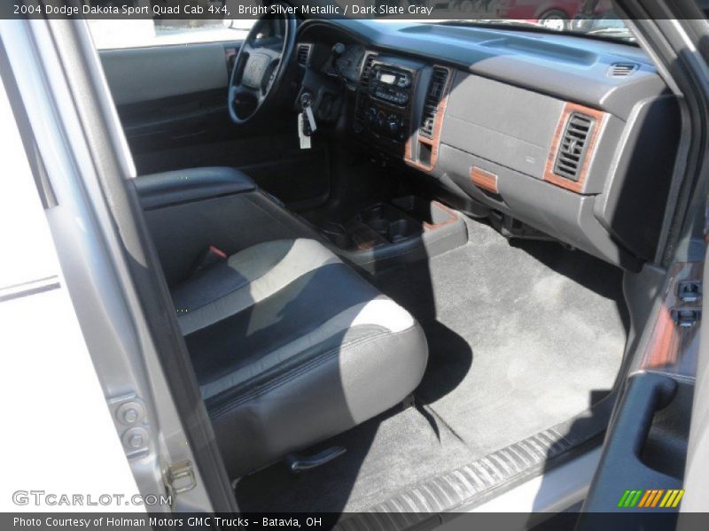 Bright Silver Metallic / Dark Slate Gray 2004 Dodge Dakota Sport Quad Cab 4x4