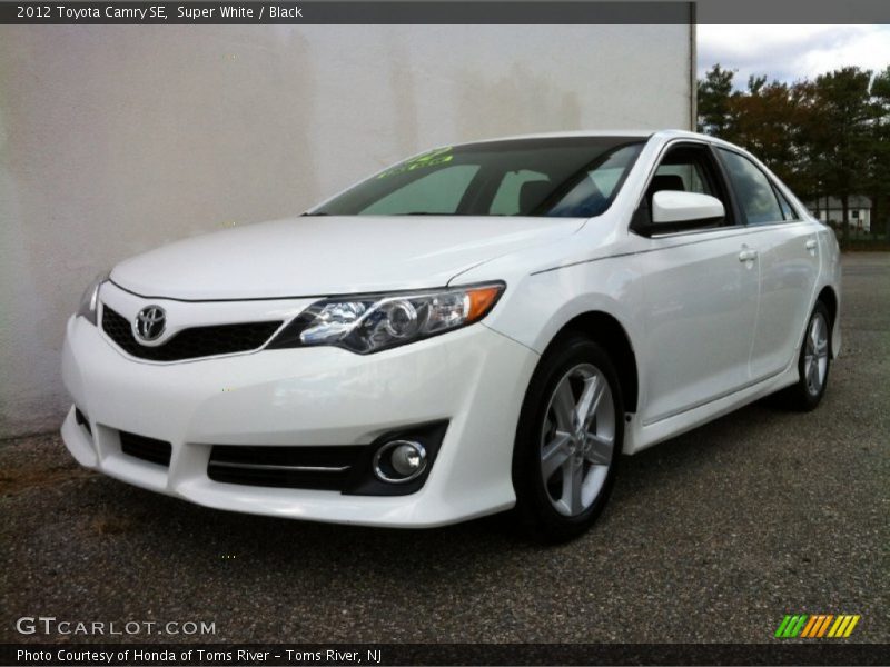 Super White / Black 2012 Toyota Camry SE