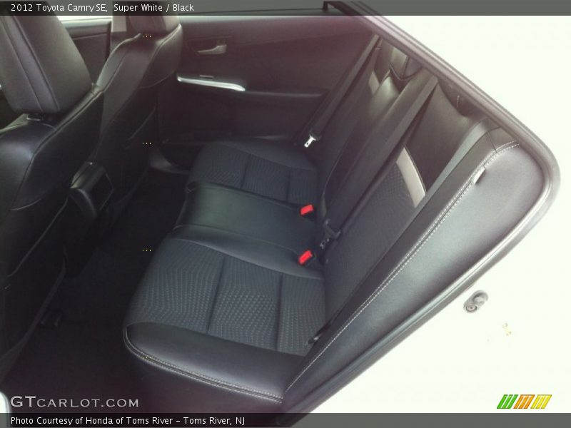 Super White / Black 2012 Toyota Camry SE