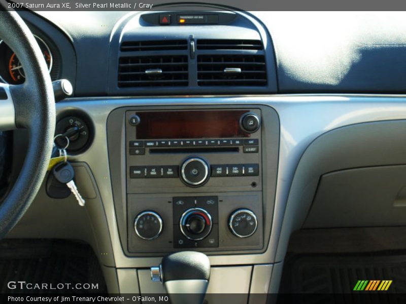 Silver Pearl Metallic / Gray 2007 Saturn Aura XE