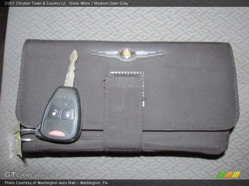 Stone White / Medium Slate Gray 2007 Chrysler Town & Country LX