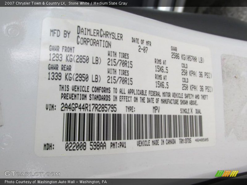 Stone White / Medium Slate Gray 2007 Chrysler Town & Country LX