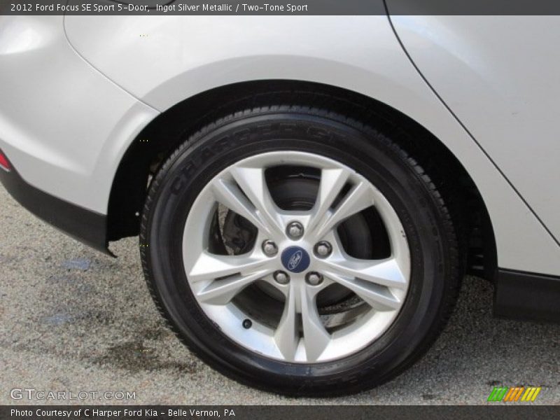 Ingot Silver Metallic / Two-Tone Sport 2012 Ford Focus SE Sport 5-Door