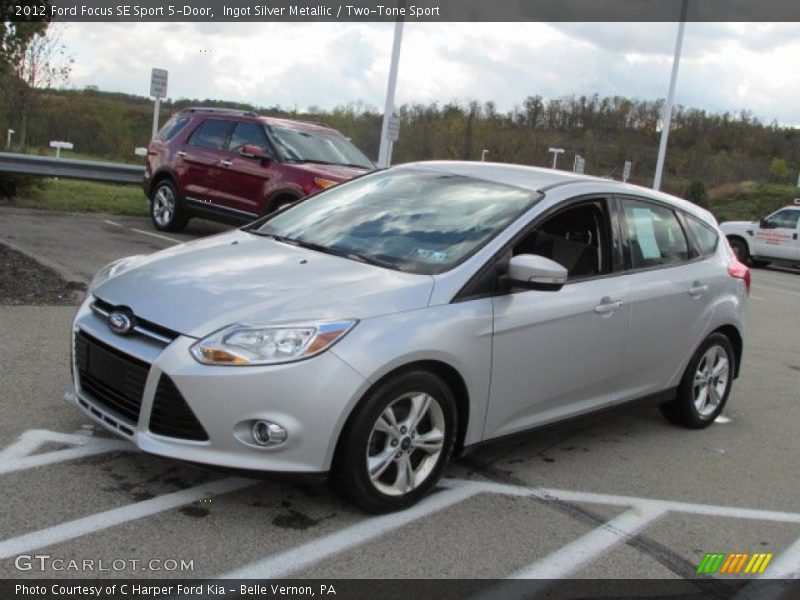 Ingot Silver Metallic / Two-Tone Sport 2012 Ford Focus SE Sport 5-Door