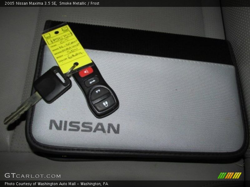 Smoke Metallic / Frost 2005 Nissan Maxima 3.5 SE