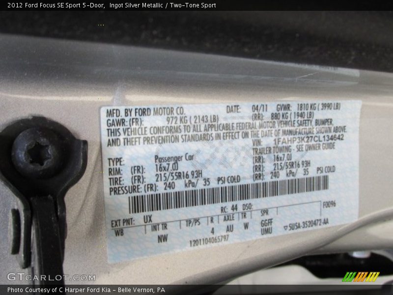 Ingot Silver Metallic / Two-Tone Sport 2012 Ford Focus SE Sport 5-Door