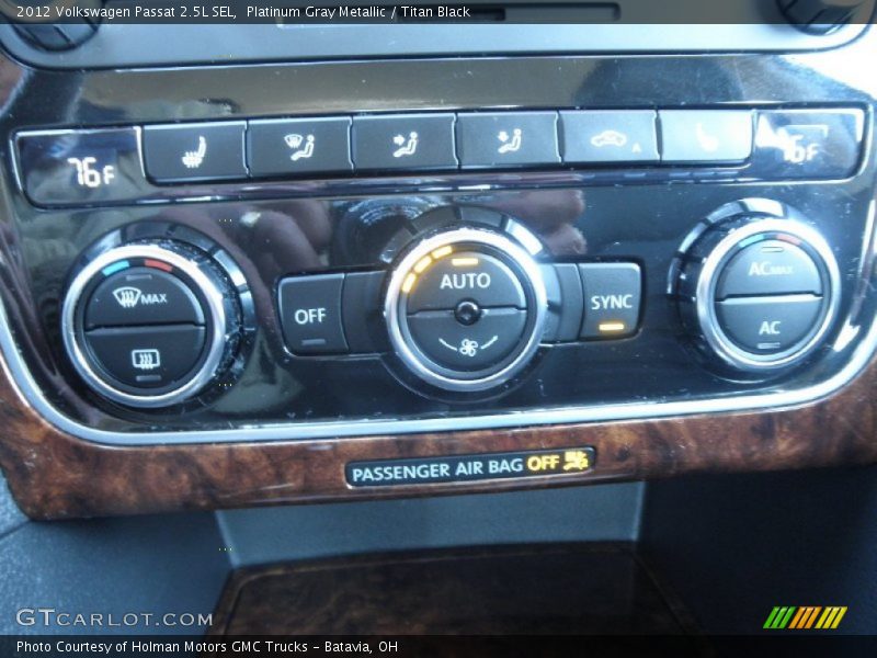 Platinum Gray Metallic / Titan Black 2012 Volkswagen Passat 2.5L SEL