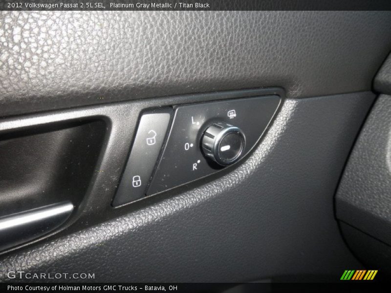 Platinum Gray Metallic / Titan Black 2012 Volkswagen Passat 2.5L SEL