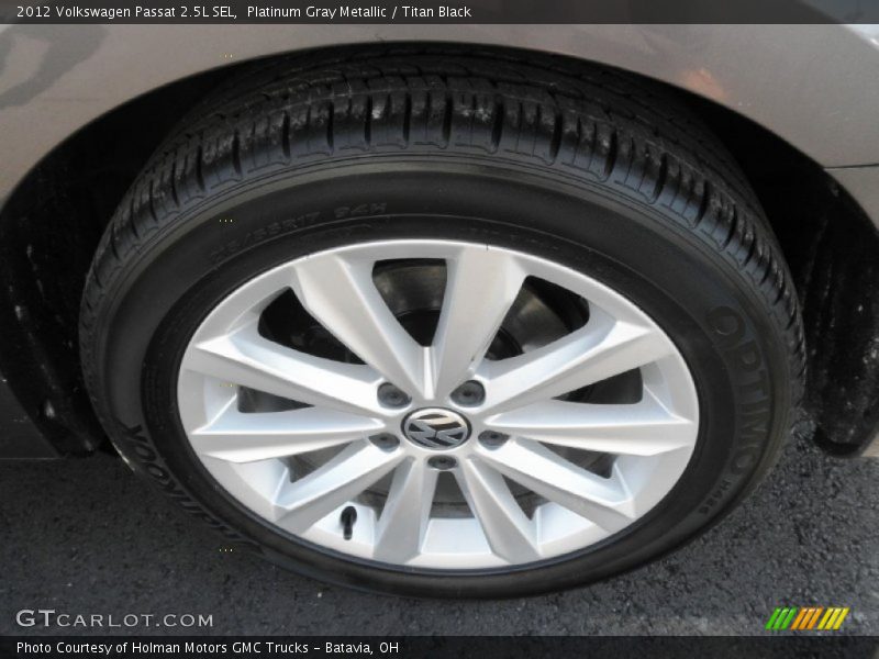 Platinum Gray Metallic / Titan Black 2012 Volkswagen Passat 2.5L SEL