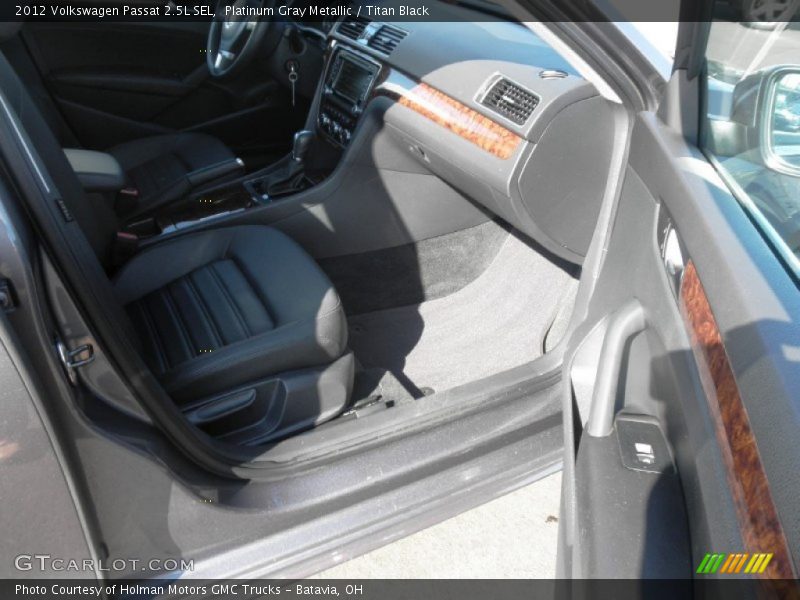 Platinum Gray Metallic / Titan Black 2012 Volkswagen Passat 2.5L SEL