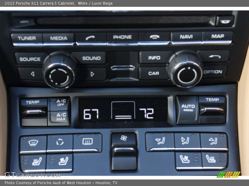 Controls of 2013 911 Carrera S Cabriolet