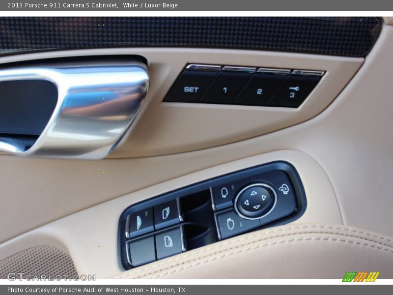 Controls of 2013 911 Carrera S Cabriolet