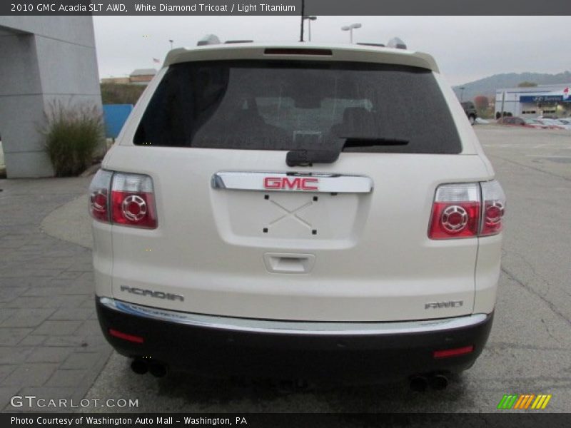White Diamond Tricoat / Light Titanium 2010 GMC Acadia SLT AWD