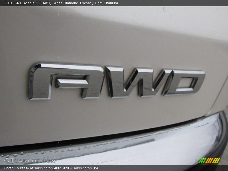 White Diamond Tricoat / Light Titanium 2010 GMC Acadia SLT AWD