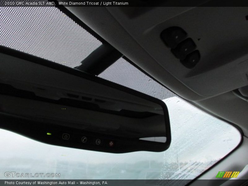 White Diamond Tricoat / Light Titanium 2010 GMC Acadia SLT AWD