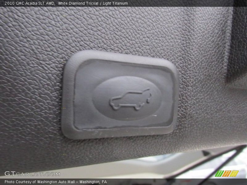 White Diamond Tricoat / Light Titanium 2010 GMC Acadia SLT AWD