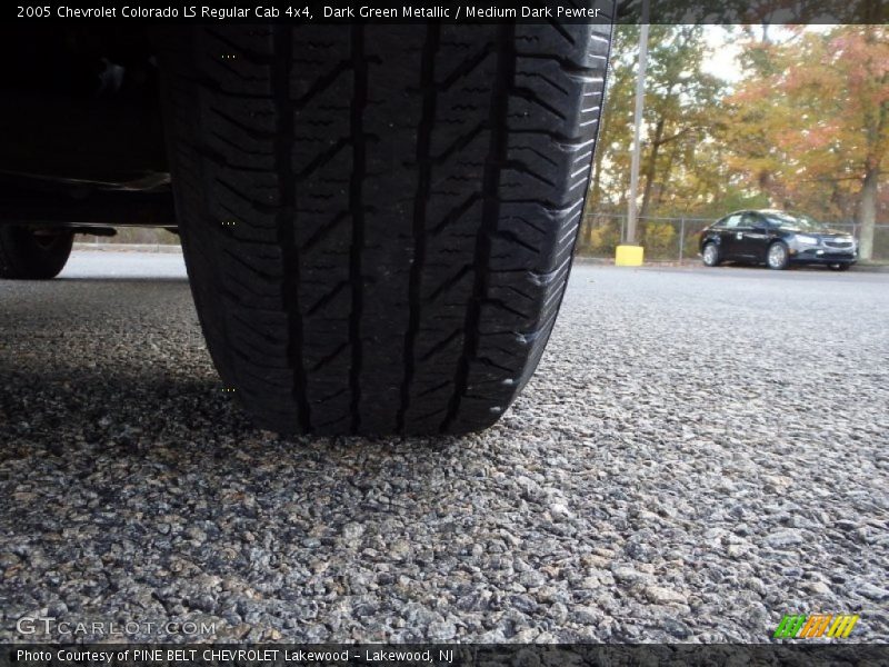 Dark Green Metallic / Medium Dark Pewter 2005 Chevrolet Colorado LS Regular Cab 4x4