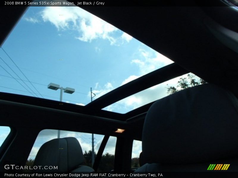 Sunroof of 2008 5 Series 535xi Sports Wagon