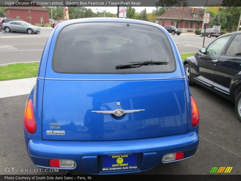 Electric Blue Pearlcoat / Taupe/Pearl Beige 2004 Chrysler PT Cruiser Limited