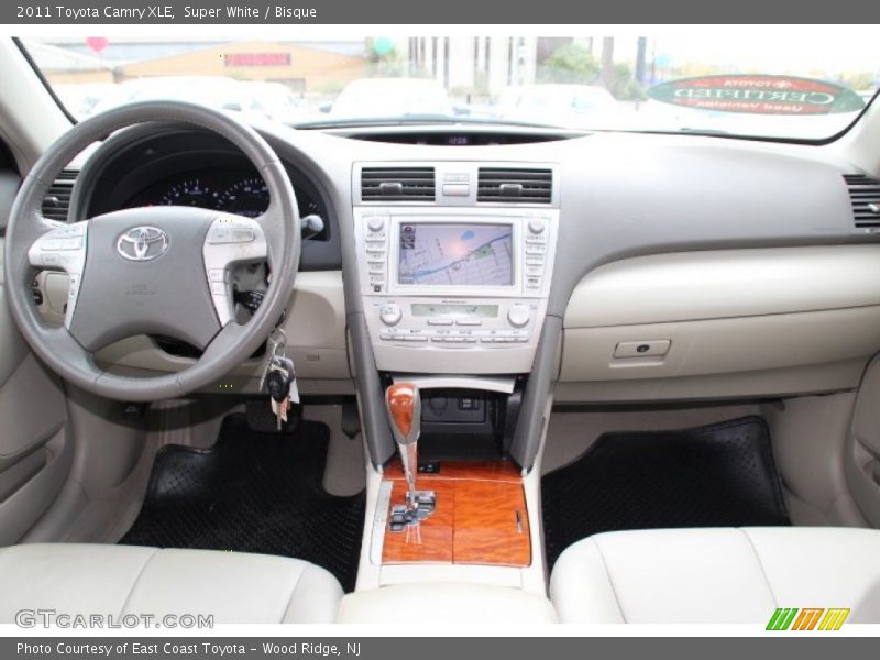 Super White / Bisque 2011 Toyota Camry XLE