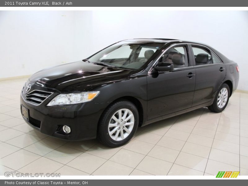 Black / Ash 2011 Toyota Camry XLE