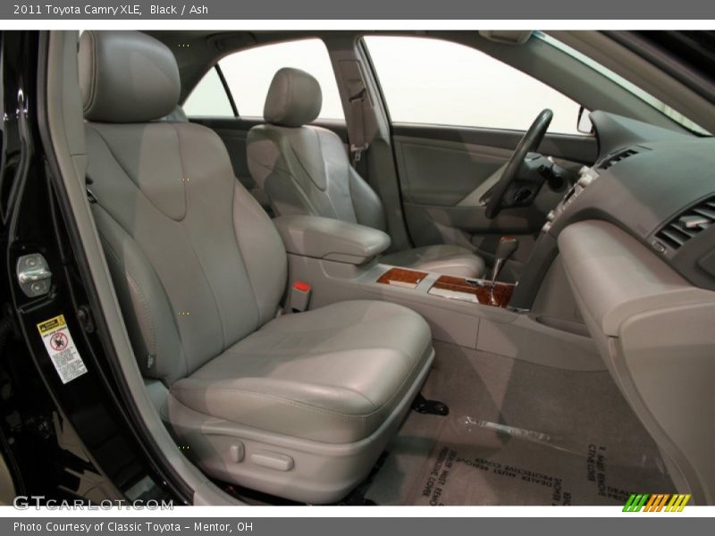 Black / Ash 2011 Toyota Camry XLE